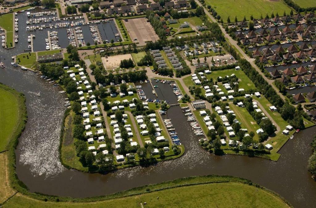De Rakken Villa Woudsend ภายนอก รูปภาพ